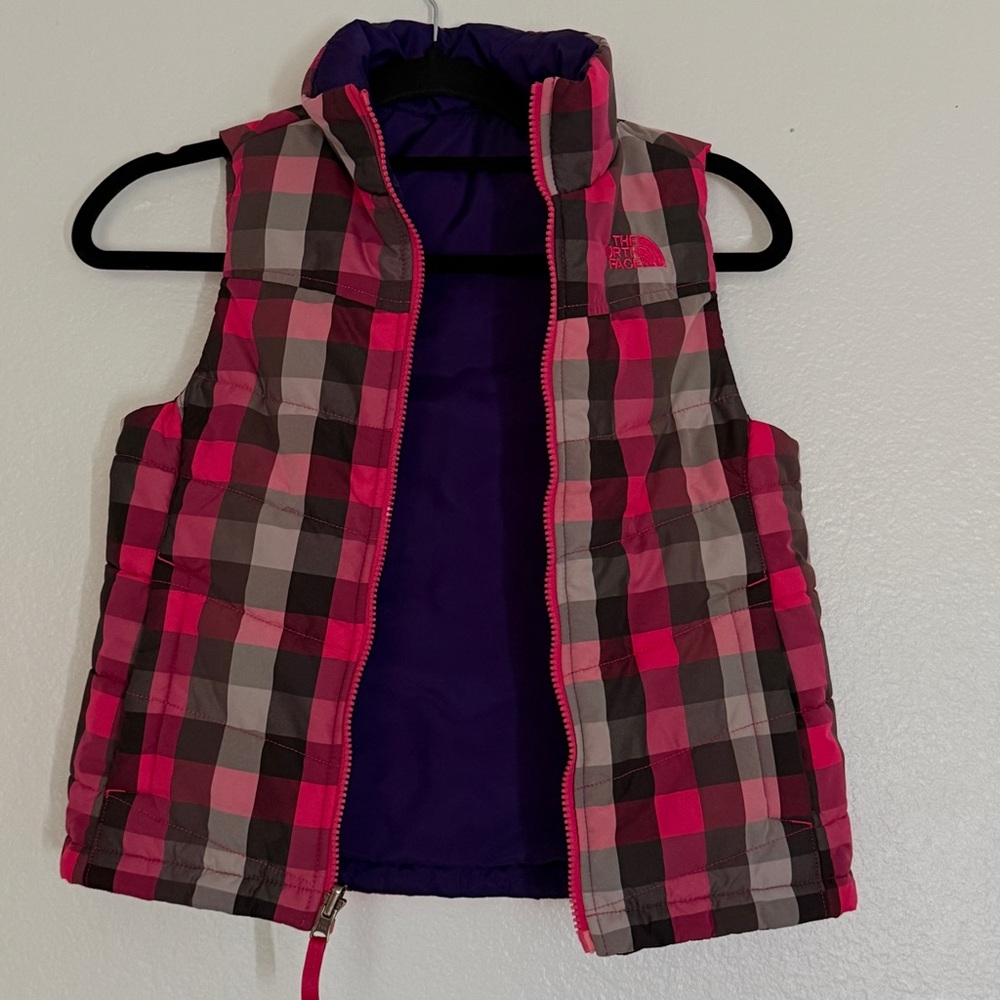 The North Face Girls Plaid Puffer Vest Pink Purple Size 7/8 - Picture 3 of 8